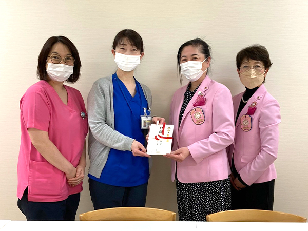 こばと病棟へミシン目録贈呈
